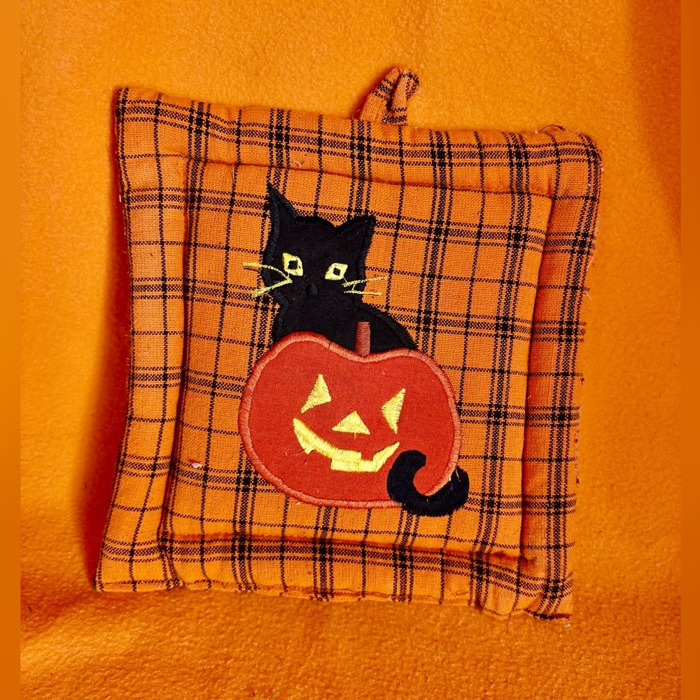 Plaid Halloween Pot Holder with Black Cat and Pumpkin